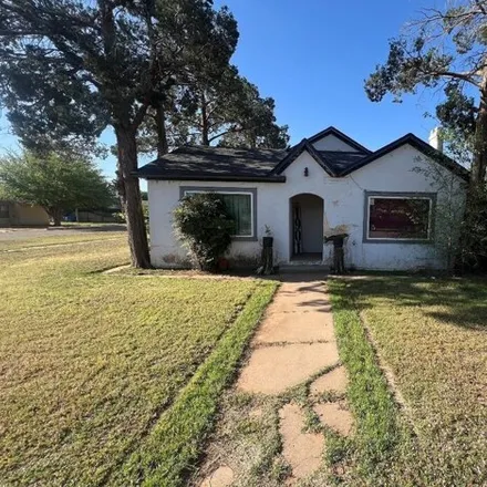 Buy this 3 bed house on 2185 Avenue M in Tahoka, TX 79373