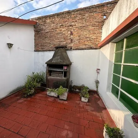 Buy this 9 bed house on Ituzaingó 1146 in Partido de Lanús, Lanús Este