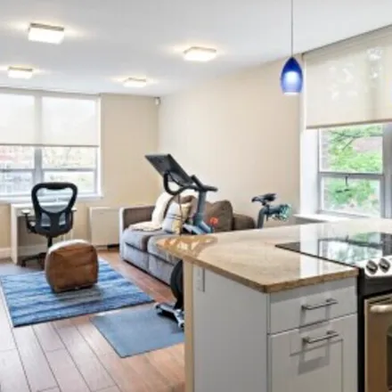 Rent this 1 bed apartment on 41 Park St