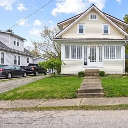 Buy this 3 bed house on 309 Diamond Street in Ashland, OH 44805