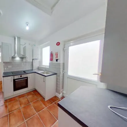 Rent this 4 bed house on SPAR in Queen Street, Hawthorn