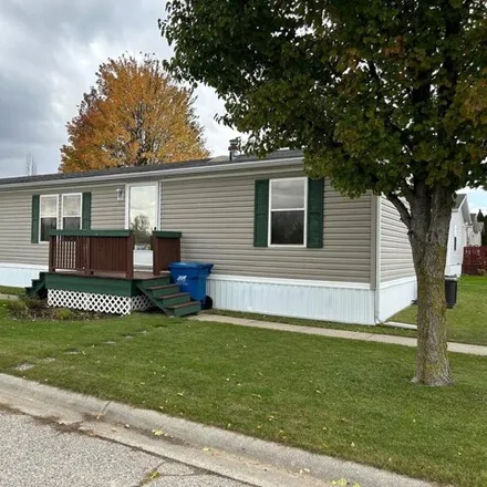 Buy this studio apartment on 5466 East Crossway Lane in Union Charter Township, MI 48858