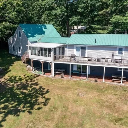 Image 3 - 18 Holts Point Rd, Sandown, New Hampshire, 03873 - House for sale