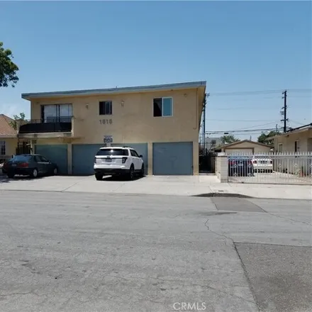 Rent this 1 bed apartment on KFC in Locust Avenue, Long Beach