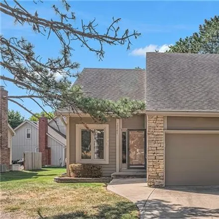 Buy this 3 bed townhouse on 10707 West 115th Place in Overland Park, KS 66210