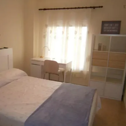Rent this 4 bed room on Carrer de l'Enginyer Rafael Janini in 46022 Valencia, Spain