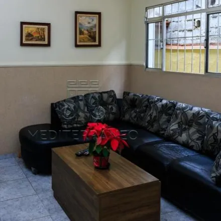 Buy this 2 bed house on Avenida Moisés Raphael in Jardim Novo Mundo, Várzea Paulista - SP