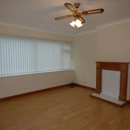 Image 1 - Douglas Court, Broxtowe, NG9 6ER, United Kingdom - Apartment for rent