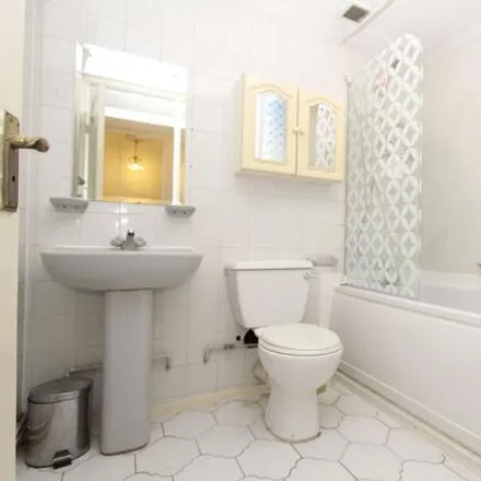 Image 5 - Lipton Road, Londres, Great London, E1 - House for rent