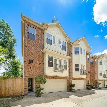 Rent this 3 bed townhouse on 919 West 21st Street in Houston, TX 77008