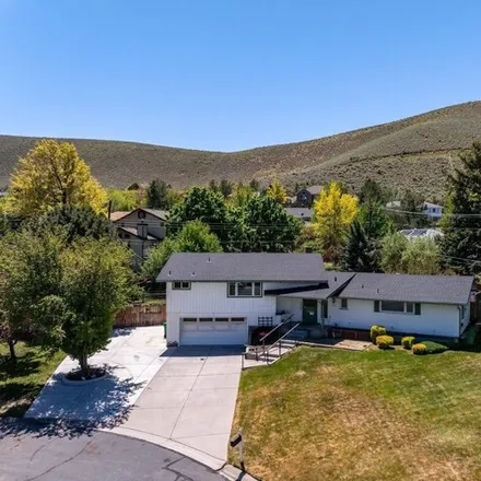 Image 2 - 8 Crest Dr, Carson City, Nevada, 89703 - House for sale