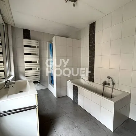 Image 4 - 2 Rue de Thann, 68700 Cernay, France - Apartment for rent