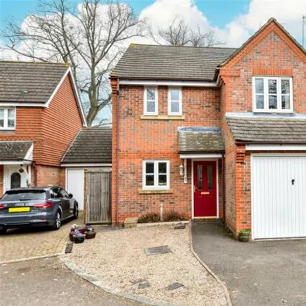 Buy this 3 bed house on Hamlet Close in Bricket Wood, AL2 3PP