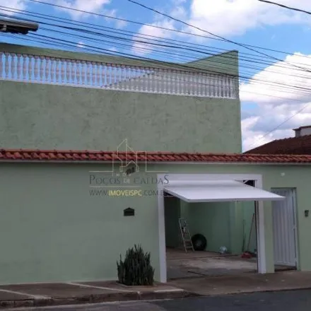Buy this 2 bed house on Rua Giuseppe Maiochi in Região Urbana Homogênea III, Poços de Caldas - MG