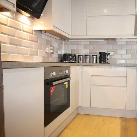 Image 3 - 2b Old Birley Street, Manchester, M15 5RG, United Kingdom - Apartment for rent