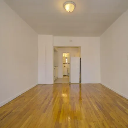 Image 2 - 418 East 74th Street, New York, NY 10021, USA - Apartment for rent