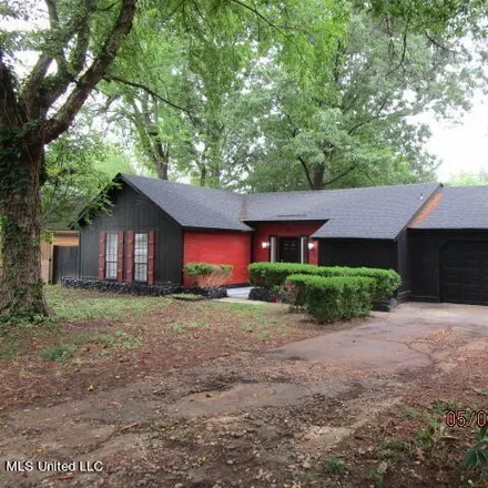 Buy this 3 bed house on 5581 Farnell Drive in Horn Lake, MS 38637
