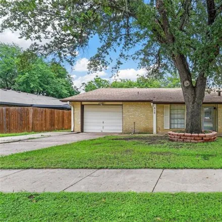 Rent this 3 bed house on 619 Hillcrest Street in Mansfield, TX 76063