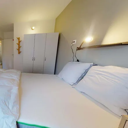 Rent this 4 bed room on 10 Allée de la Clairière in 77420 Champs-sur-Marne, France