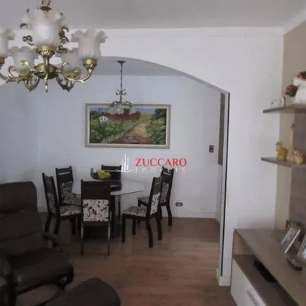 Buy this 3 bed house on Rua Antonieta Aguirre de Morais Barros in Vila Augusta, Guarulhos - SP