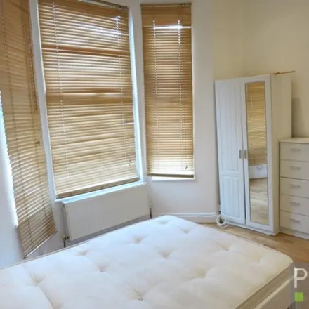 Image 2 - 22 Wedmore Gardens, London, N19 4SY, United Kingdom - Apartment for rent