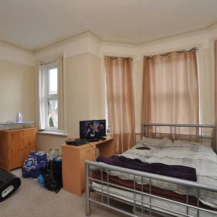 Rent this 1 bed apartment on Denmark Road in Guildford, GU1 4DA