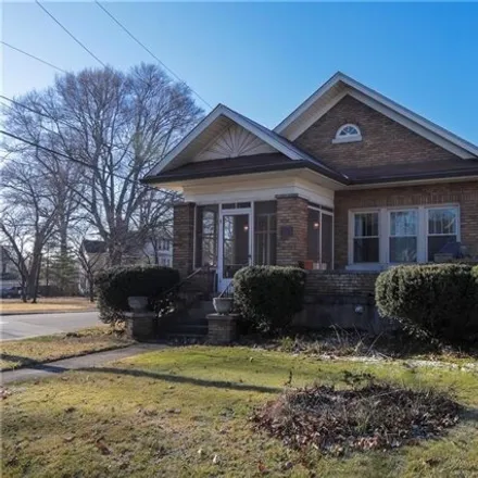 Image 1 - 2493 Spring Avenue, New Albany, IN 47150, USA - House for sale