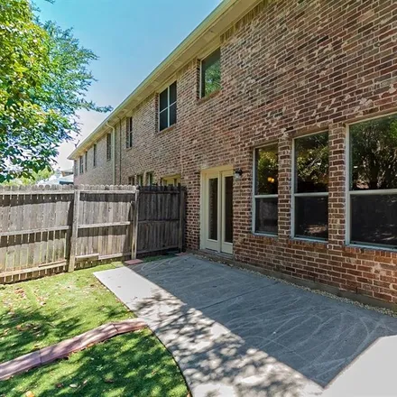 Image 7 - 2141 Parkview, Carrollton, TX 75006, USA - Townhouse for sale