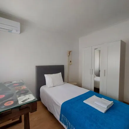 Rent this 3 bed room on Rua Ernesto Silva 124 in 4430-329 Vila Nova de Gaia, Portugal