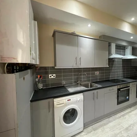 Rent this 6 bed townhouse on 39 Manor Drive in Leeds, LS6 1DD