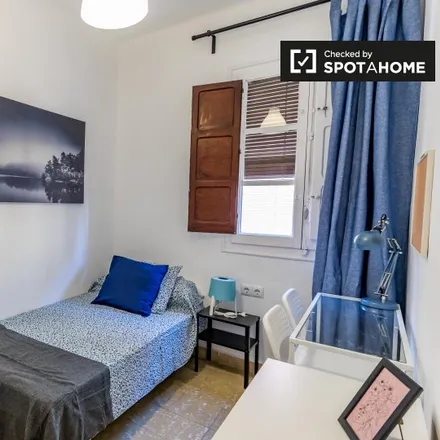 Rent this 5 bed room on Carrer de Camarón in 46001 Valencia, Spain