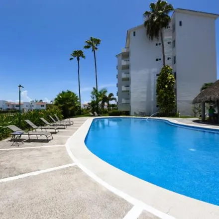 Rent this 3 bed apartment on La Entrada in Calle Palma Real, 13098 Bucerias
