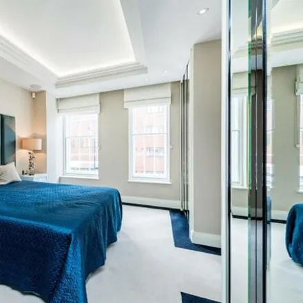 Image 8 - Run And Become, 4 Eccleston Street, London, SW1W 0SS, United Kingdom - Apartment for sale