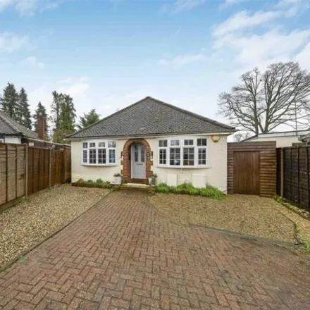 Buy this 3 bed house on The Crescent in Bricket Wood, AL2 3NF
