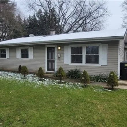Rent this 4 bed house on 3492 Olian Avenue Northwest in Warren, OH 44485