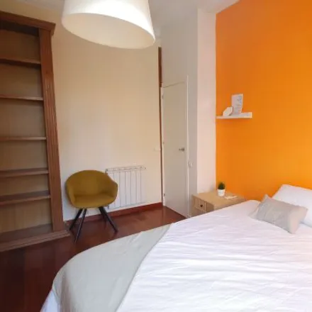 Rent this 3 bed room on Carrer Gran de Gràcia in 100, 08012 Barcelona