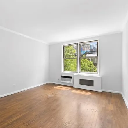 Image 3 - 64 East 94th Street, New York, NY 10128, USA - Apartment for sale