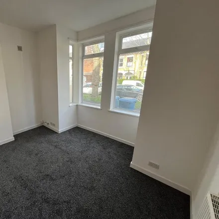 Rent this 1 bed apartment on Marlborough Avenue in Hull, HU5 3JU