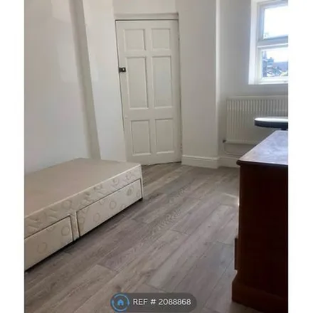 Rent this 3 bed apartment on 52 Brook Road South in London, TW8 0NN