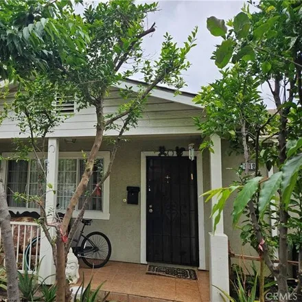 Buy this 4 bed house on 519 East Walnut Street in Santa Ana, CA 92701