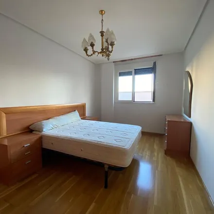 Rent this 3 bed apartment on Café Bar San Francisco in Calle Antolín López Peláez, 24403 Ponferrada