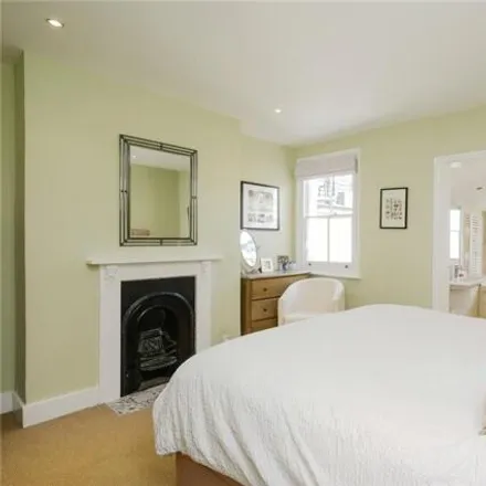 Image 5 - 22 Lock Road, London, TW10 7LH, United Kingdom - Townhouse for sale