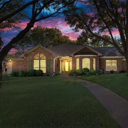 Buy this 4 bed house on 10001 Creek Bend Drive in Woodway, TX 76712