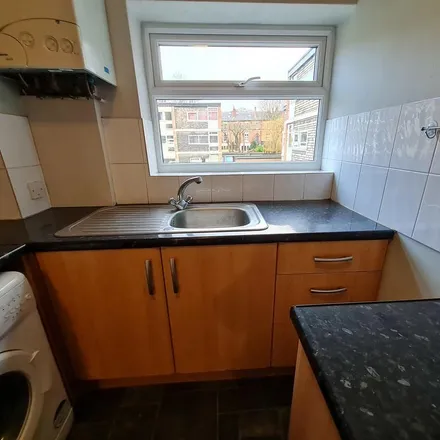 Image 4 - Back Woodbine Terrace, Leeds, LS6 4AE, United Kingdom - Apartment for rent