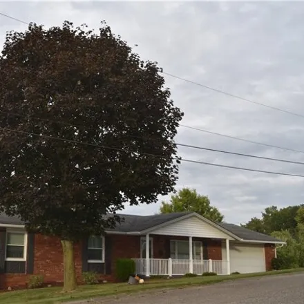 Buy this 3 bed house on 162 Franklin Street in St. Clairsville, OH 43950