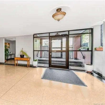 Image 3 - 530 East 235th Street, New York, NY 10470, USA - Apartment for sale