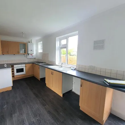 Rent this 3 bed duplex on Crecy Avenue in Doncaster, DN2 6LY