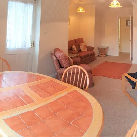 Rent this 2 bed apartment on London Road in Loudwater, HP10 9QS