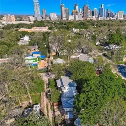 Image 6 - 1901 Haskell Street, Austin, TX 78702, USA - House for sale