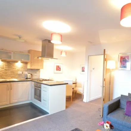 Image 2 - 1 Firpark Close, Glasgow, G31 2HQ, United Kingdom - Apartment for rent